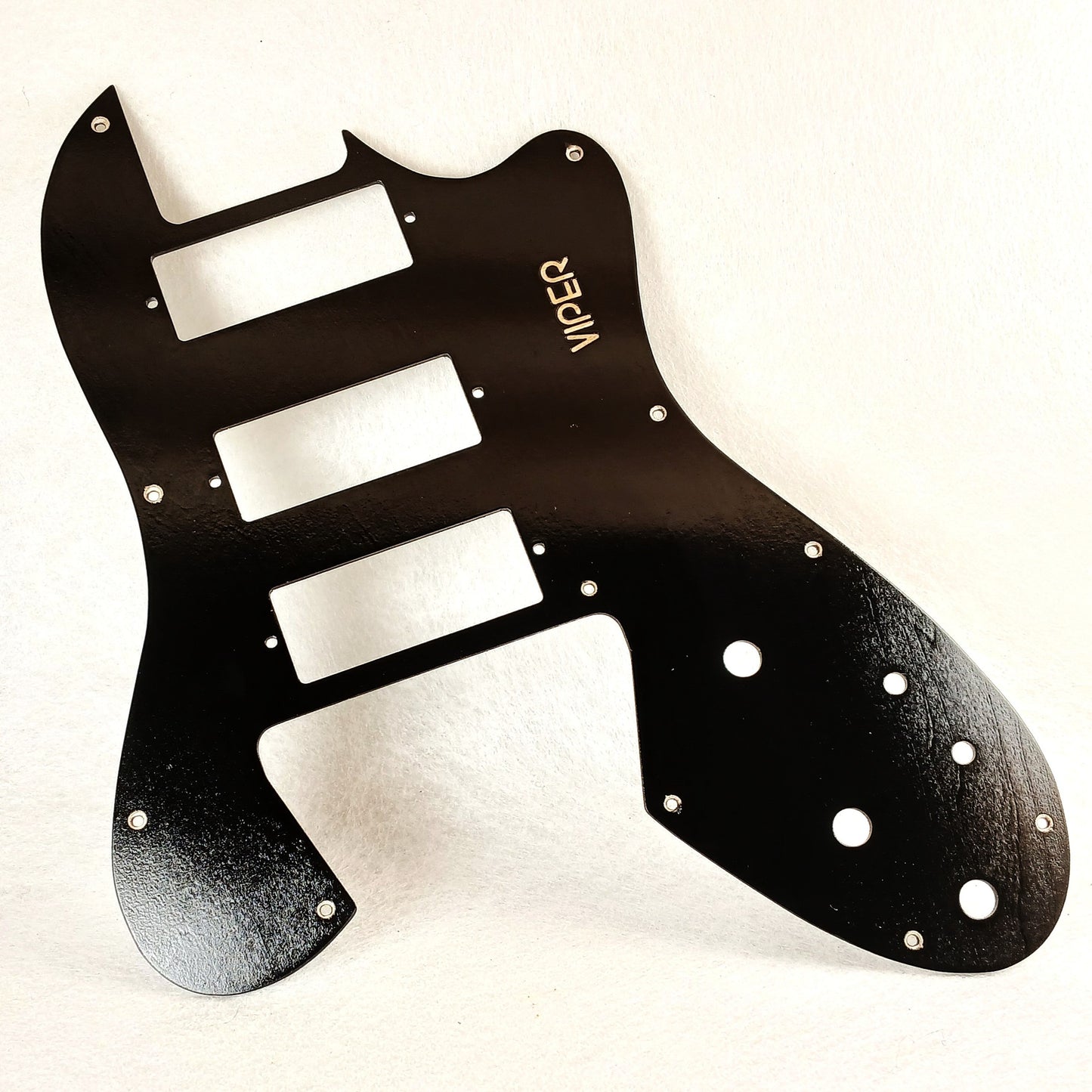 Pickguard Guitare Personnalisé – Bois et Finition au Choix