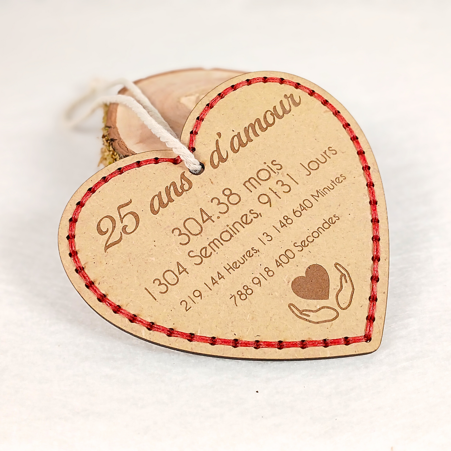 Cœur souvenir gravé & cousu – Anniversaire d’amour ou de mariage