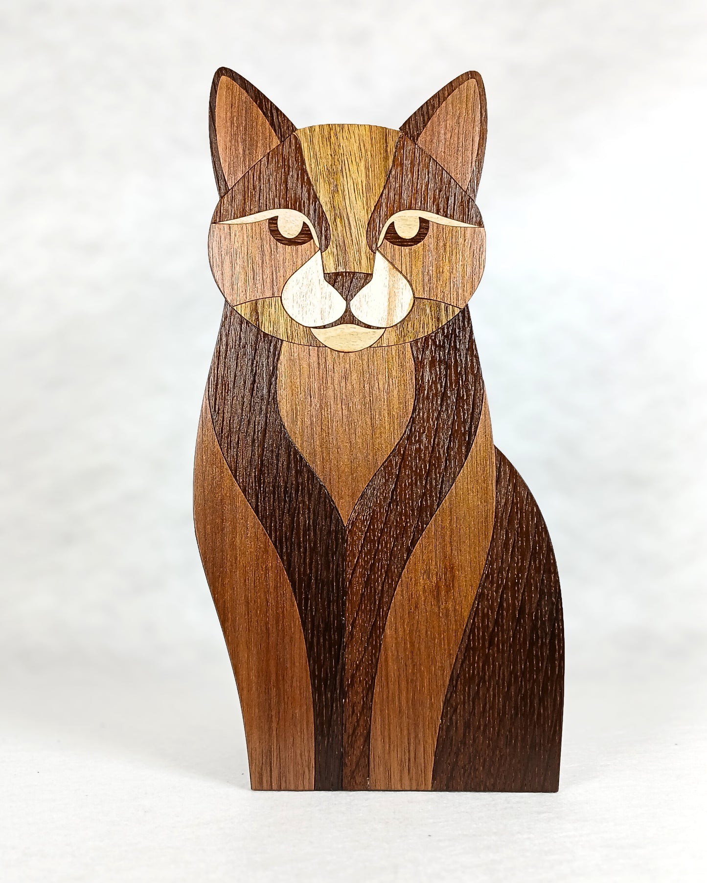 Décoration murale en marqueterie – Chat stylisé