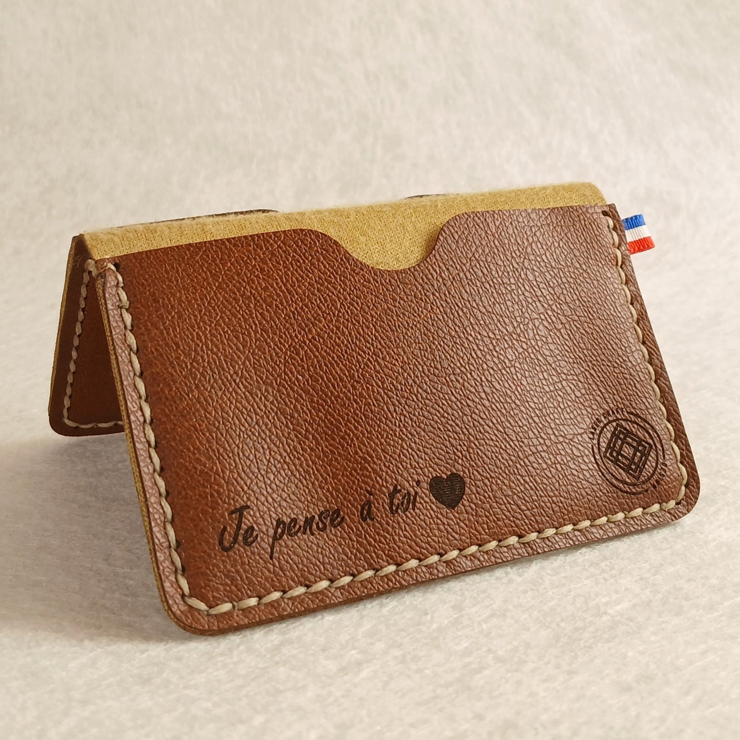 Porte-carte en simili cuir – Fabrication artisanale & personnalisable