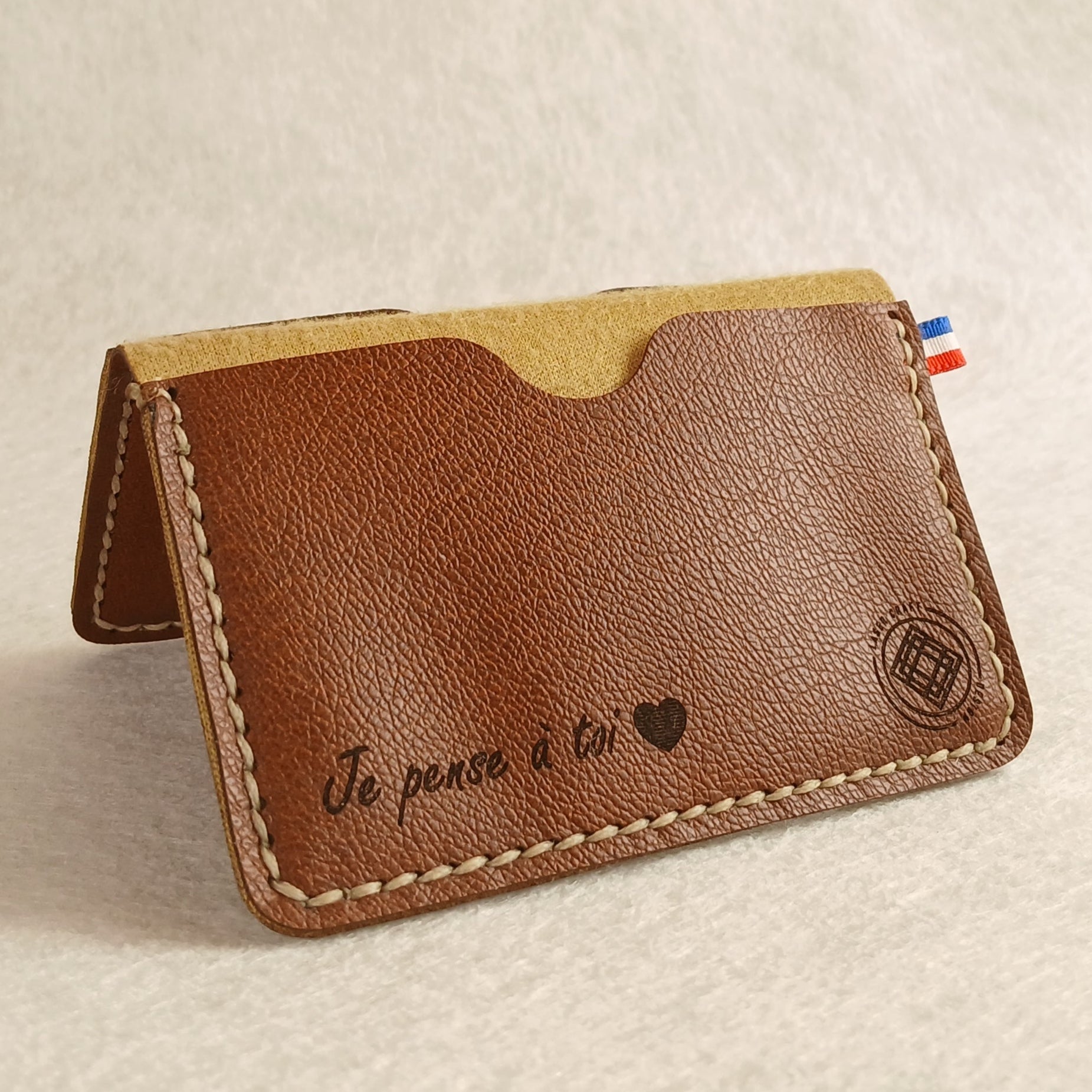Porte-cartes artisanal en simili cuir cousu main