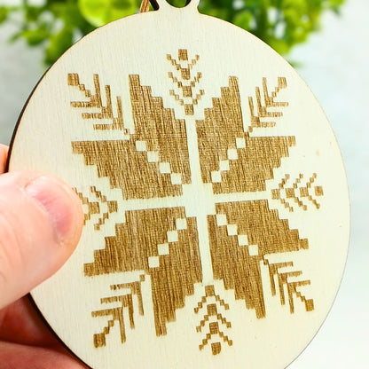 Décoration Noël Effet Tricot en Bois – Collection Artisanale et Personnalisable