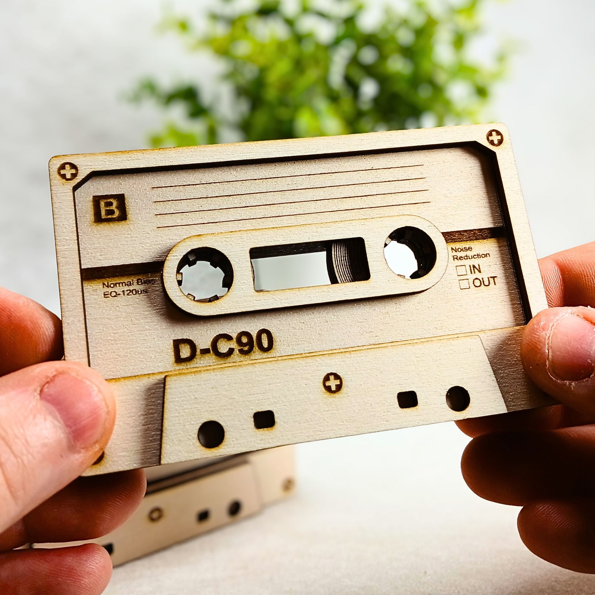 Cassette en bois personnalisée, Gravure laser sur mesure