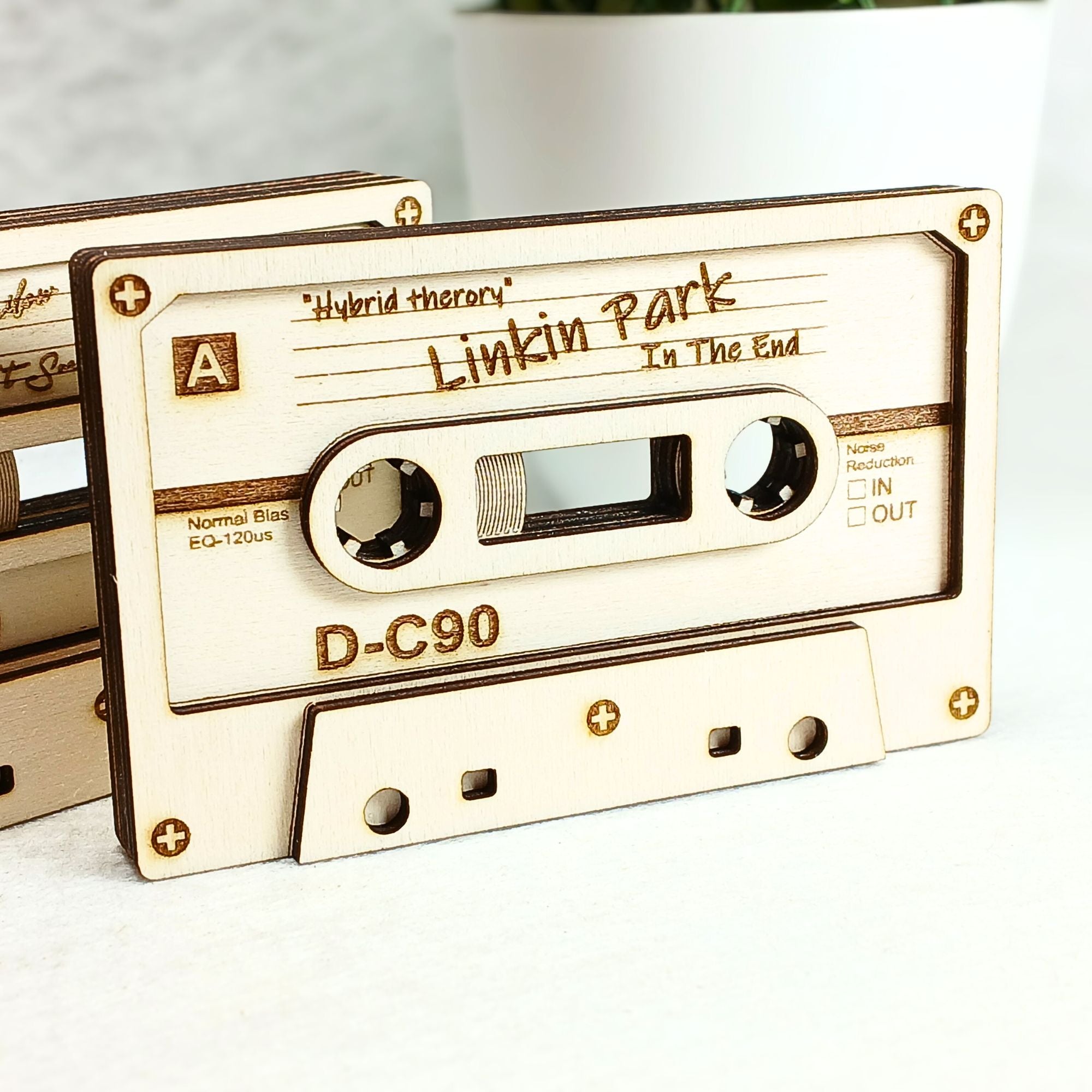 Cassette en bois personnalisée, Gravure laser sur mesure