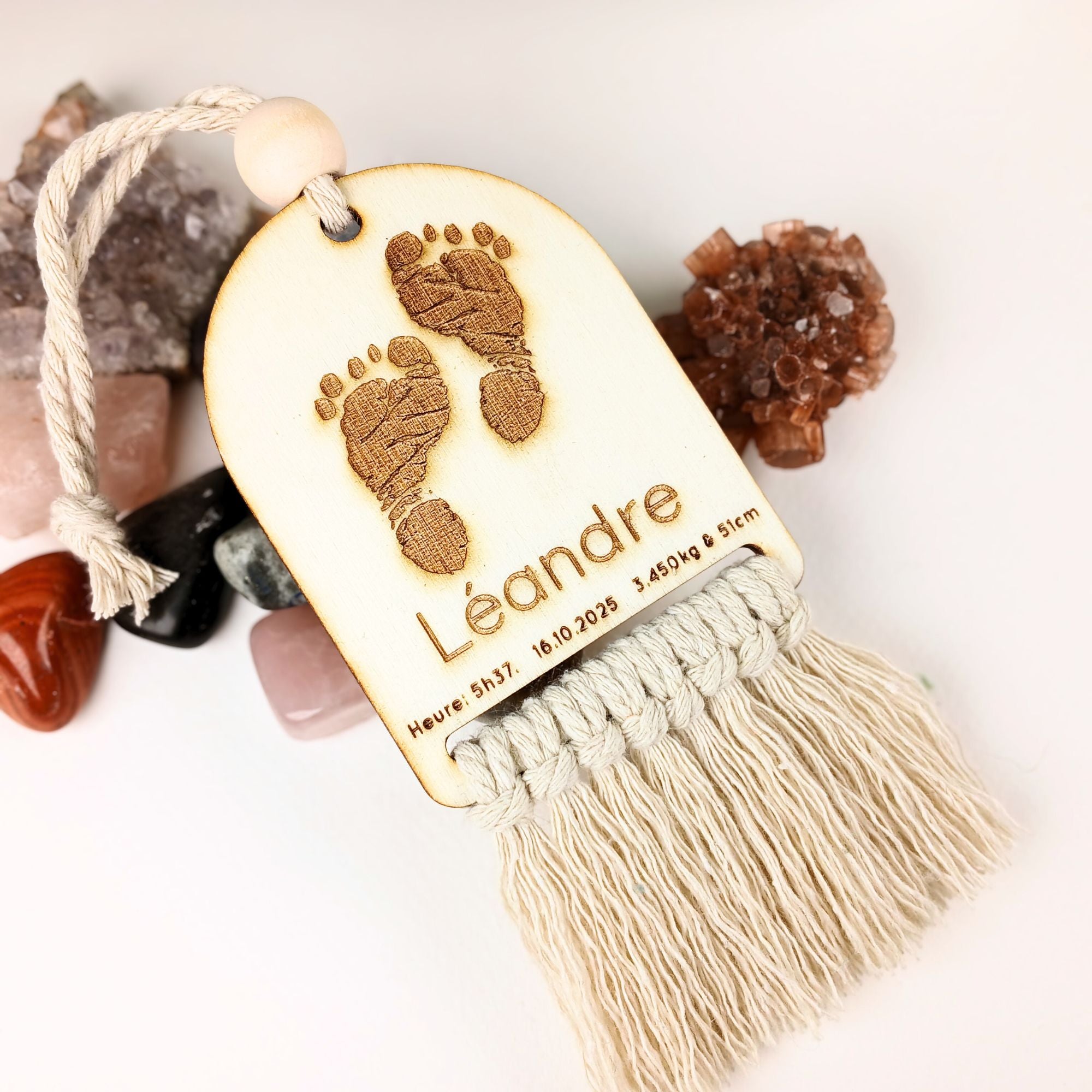 Plaque de naissance en macramé