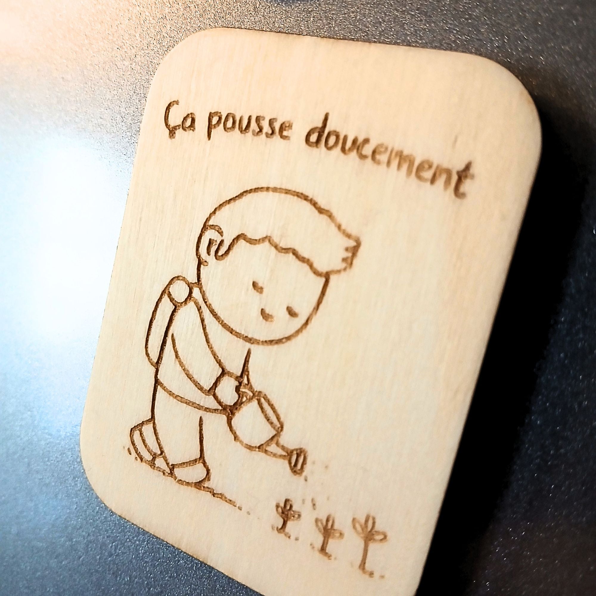 Magnets en bois gravés – Messages doux