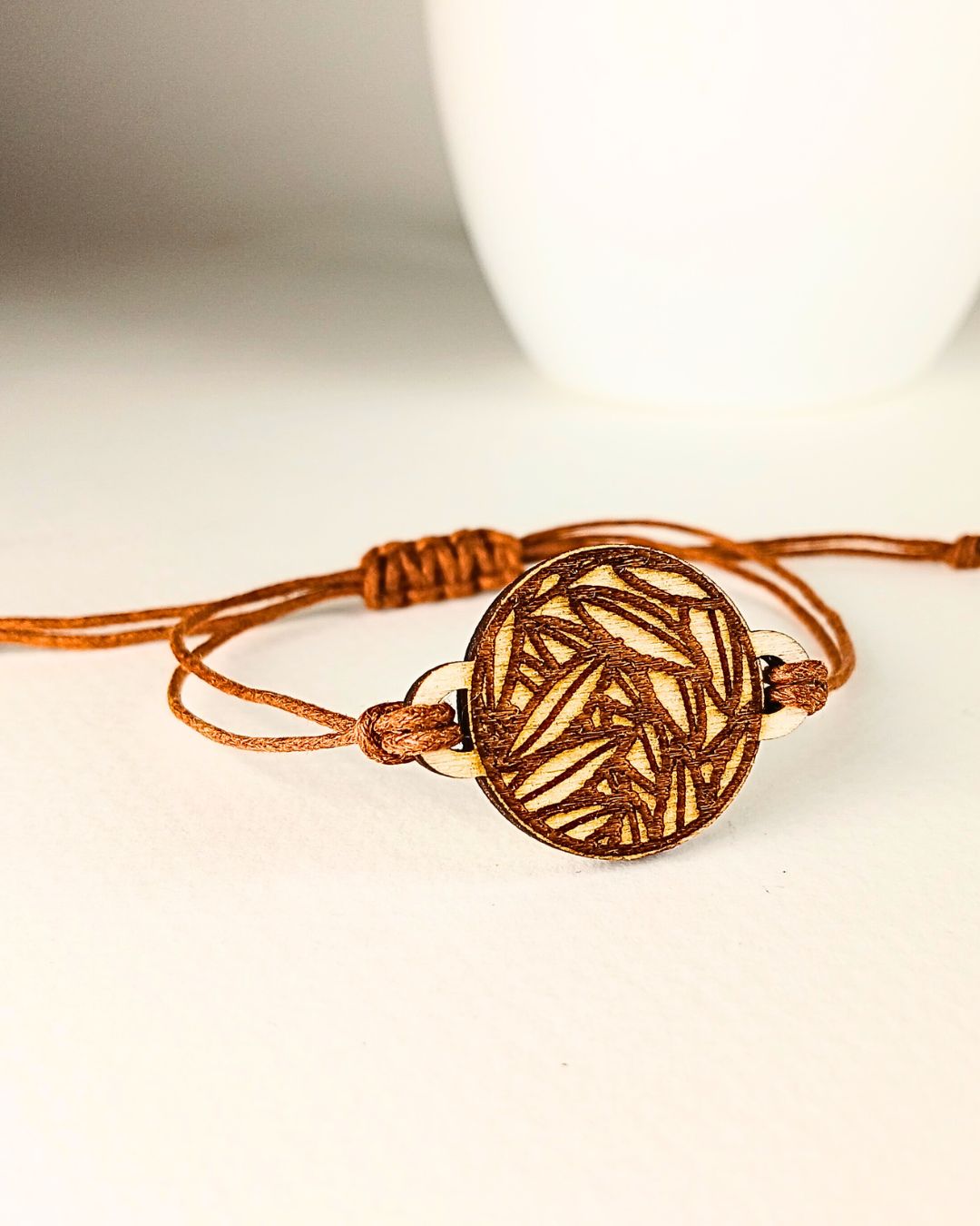 Bracelet en bois gravé – Arbre de vie, Fleur de vie & symboles