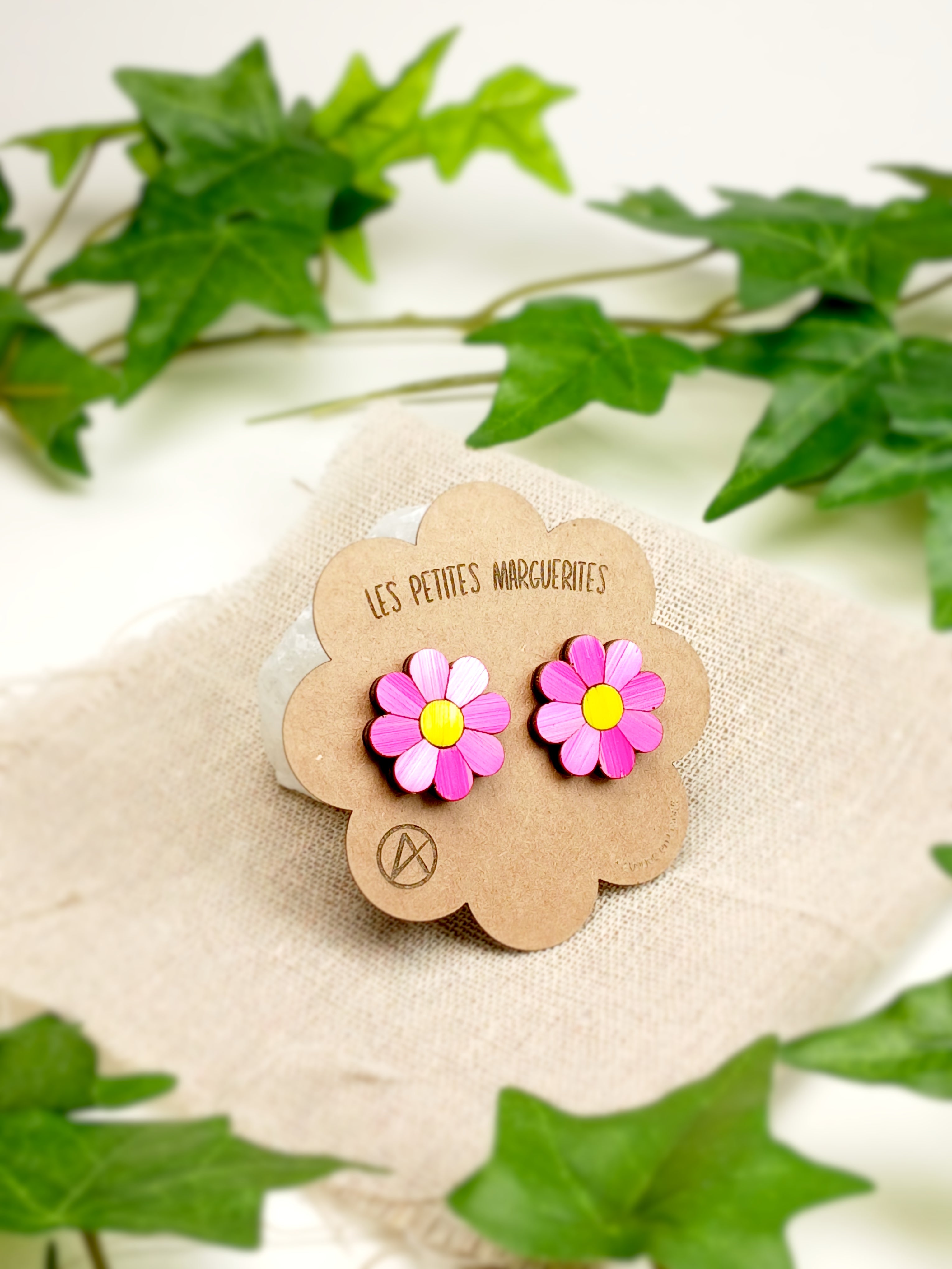 Boucles d’oreilles marguerites – Marqueterie de paille – 2 cm