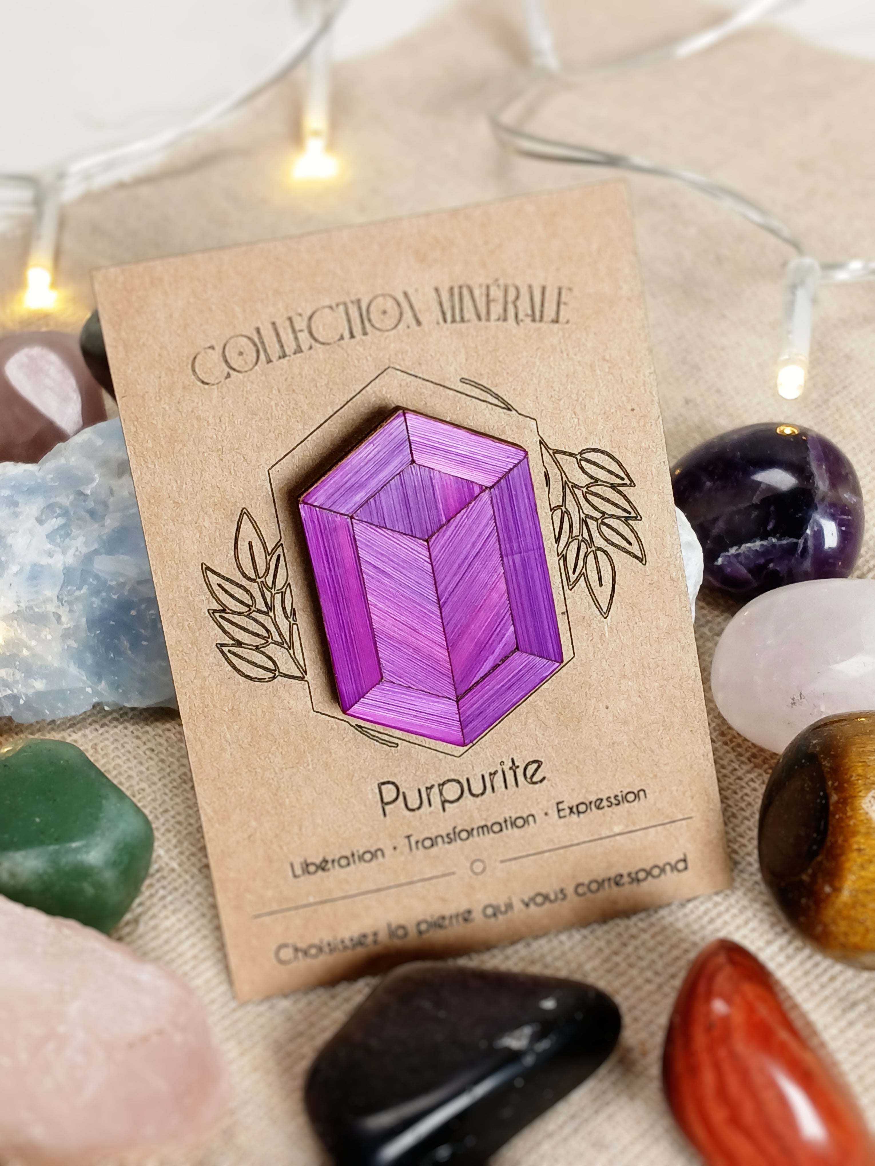 Pin’s Minéral en marqueterie de paille