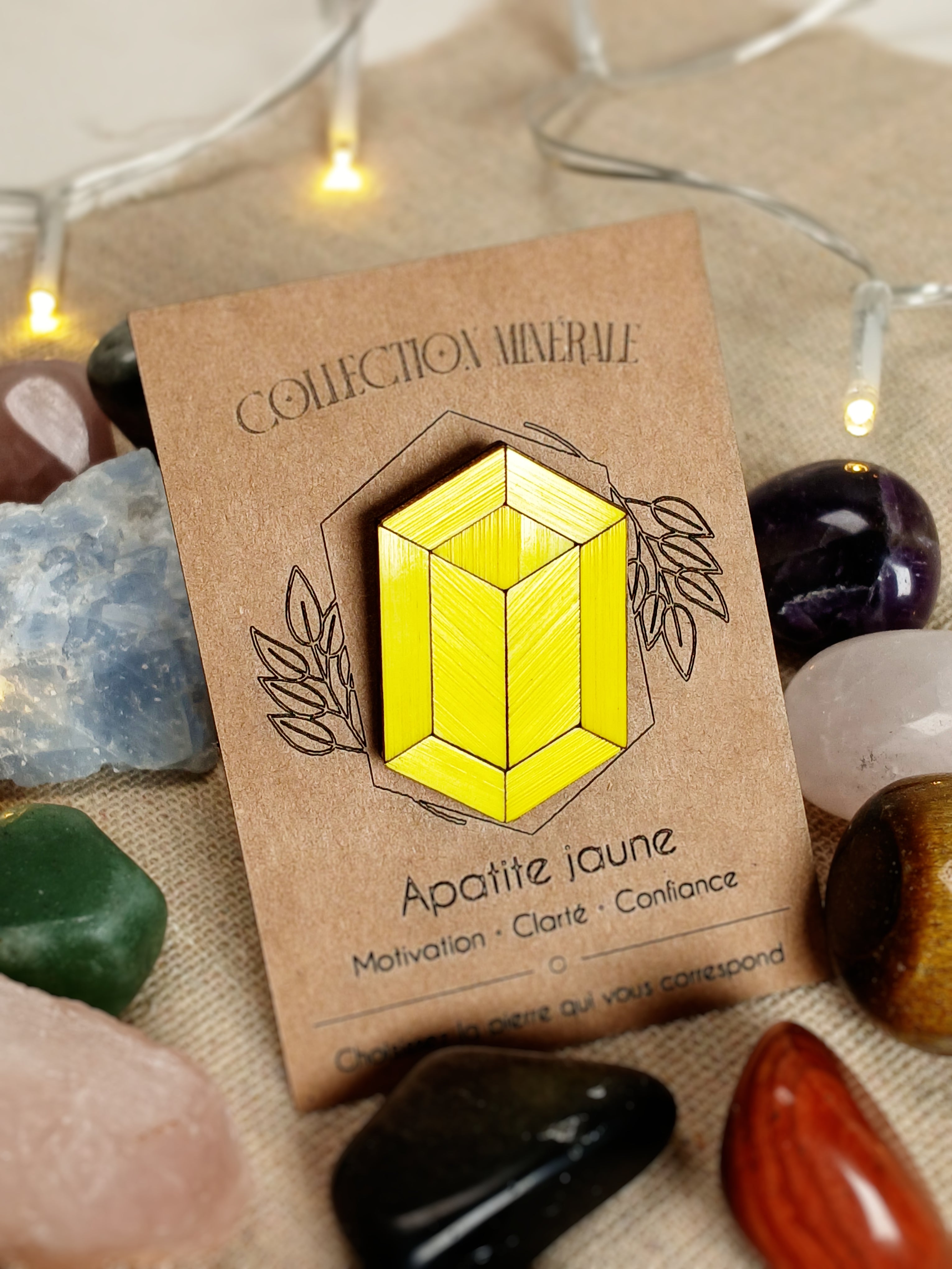 Pin’s Minéral en marqueterie de paille