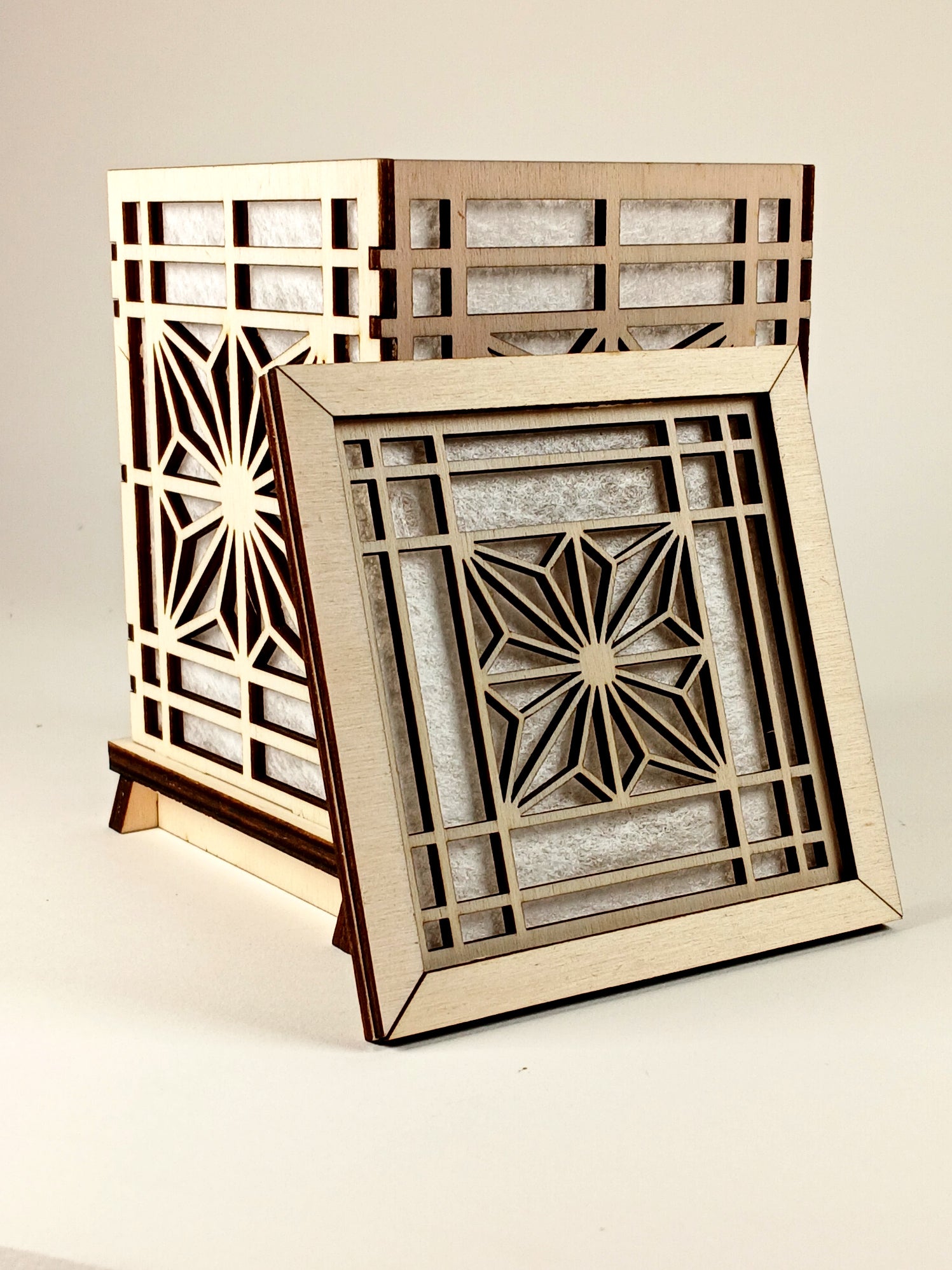 Lanterne Japonaise Kumiko en Bois – Photophore LED Décoratif Artisanat Français