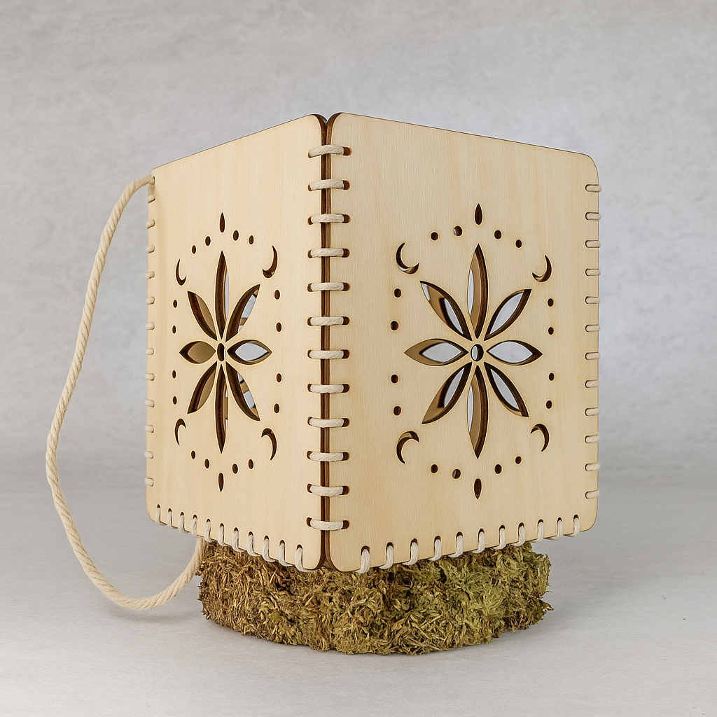 Lanterne artisanale en bois cousu