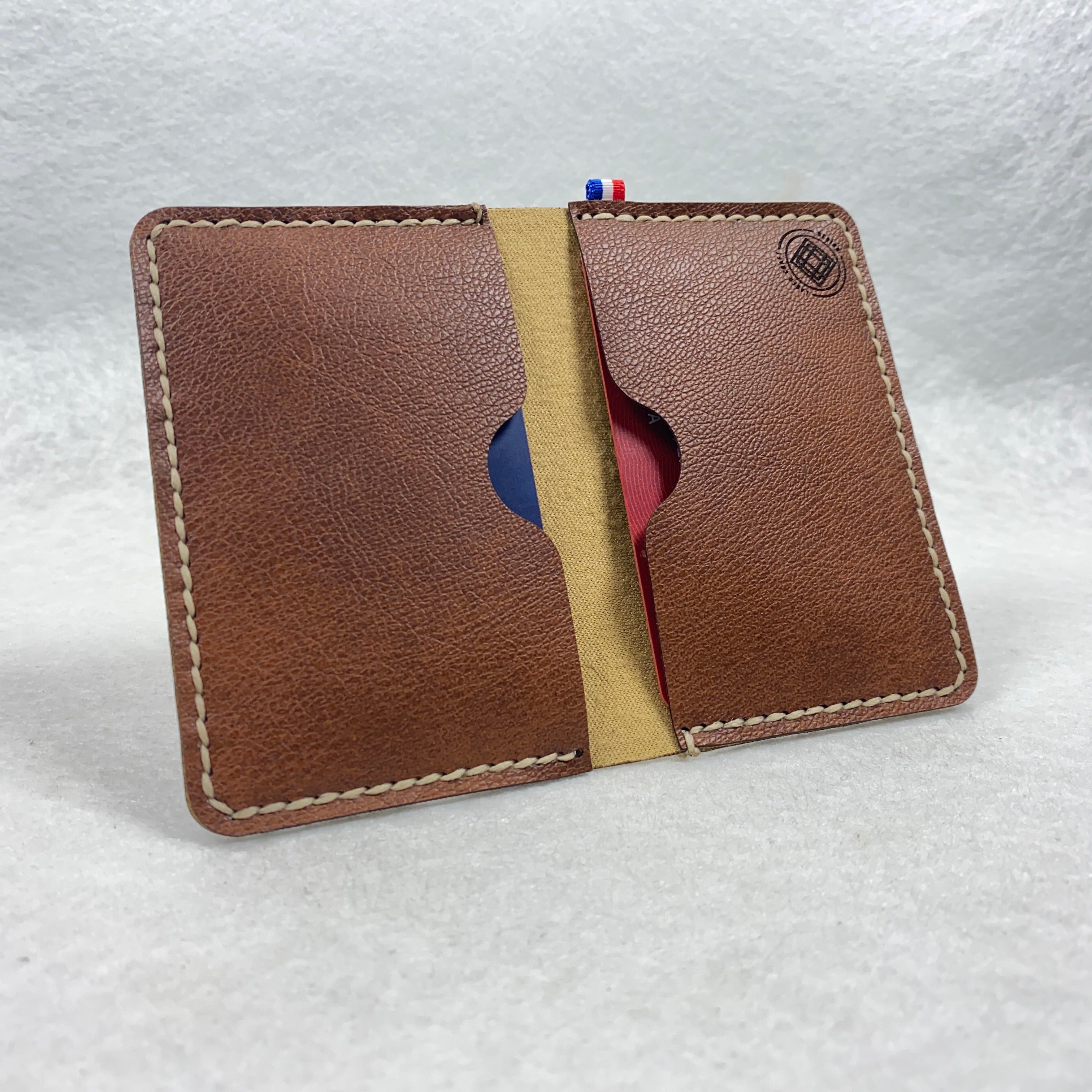 Porte-cartes artisanal en simili cuir cousu main